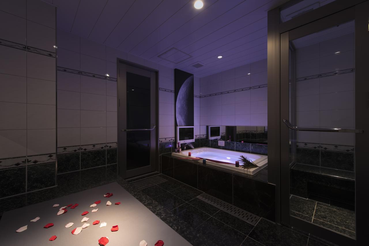 Hotel In The Moon (Adults Only) Yokohama  Ngoại thất bức ảnh